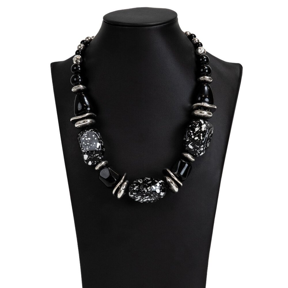 🖤🖤In Good Glazes - Black. Necklace with Matching Earrings.🖤🖤
